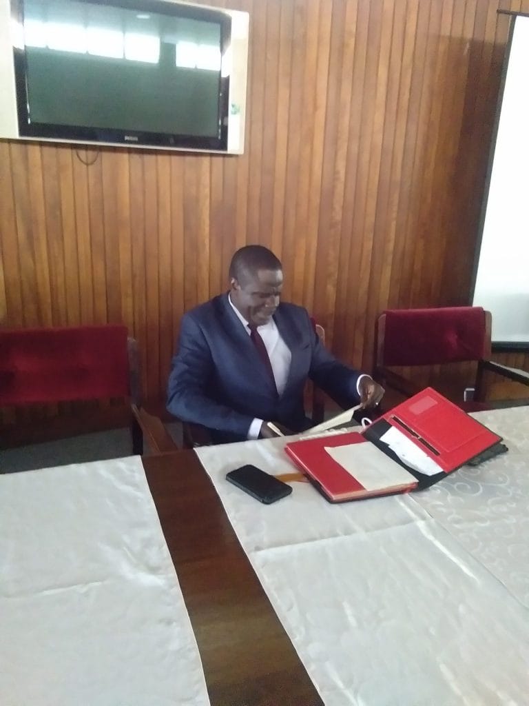 Dr LYOMOKI SUPPORTS MEDICS STRIKE IMG 20171110 150825