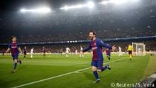 Champions League: Centurion Lionel Messi guides Barcelona past Chelsea dw 2