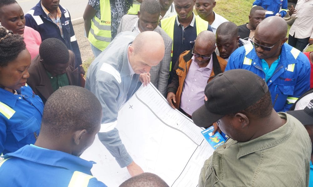 Benoit Gilbert explaining to the stakeholders about the map